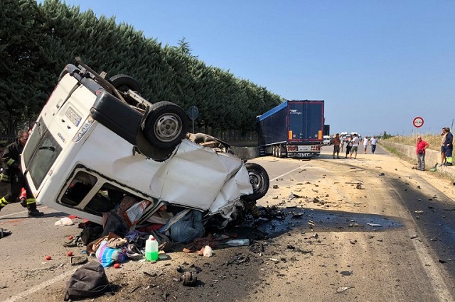 12 African farm labourers dead in Italy road crash