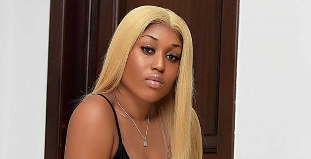 Fantana exposes her'panty liner' at Reign concert