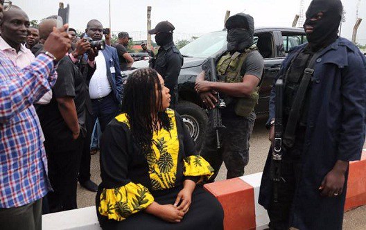 Armed men block entrance to Nigeria's parliament, minority leader quits