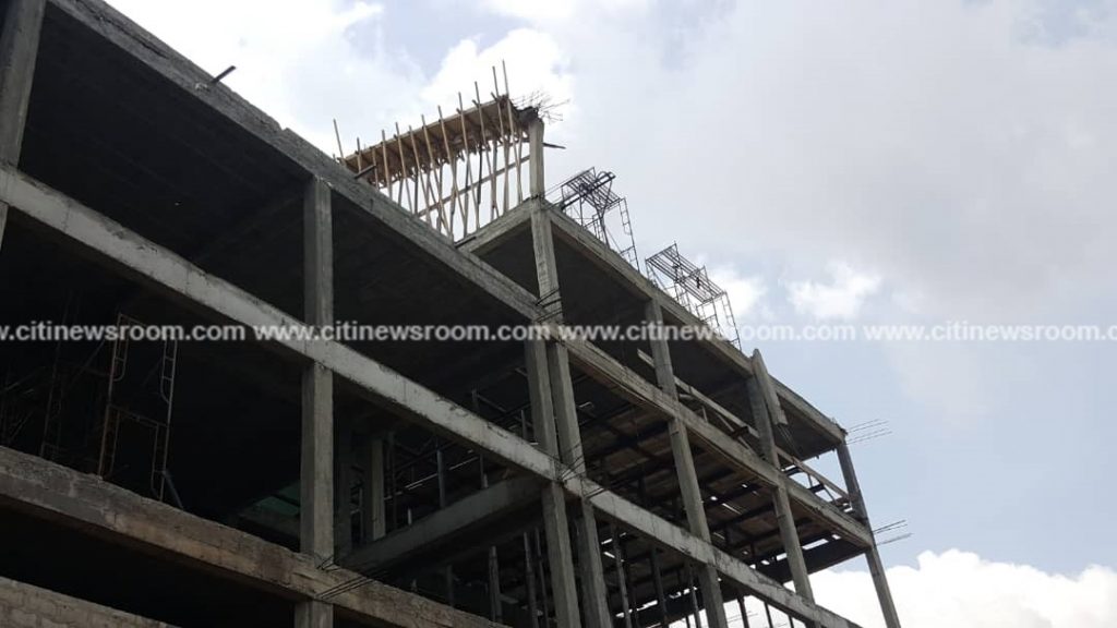 Construction worker dies after falling from 5th floor