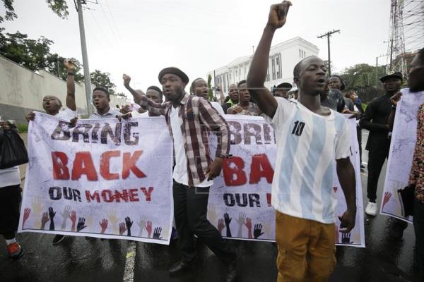 Liberians protest to demand return of missing millions