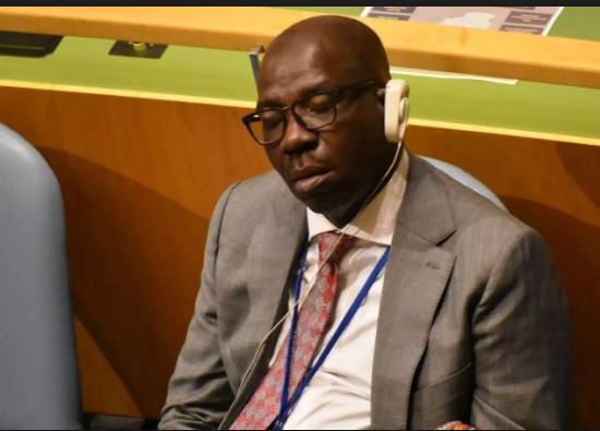 Nigeria's'hard worker' governor dozes during Buhari's UN address
